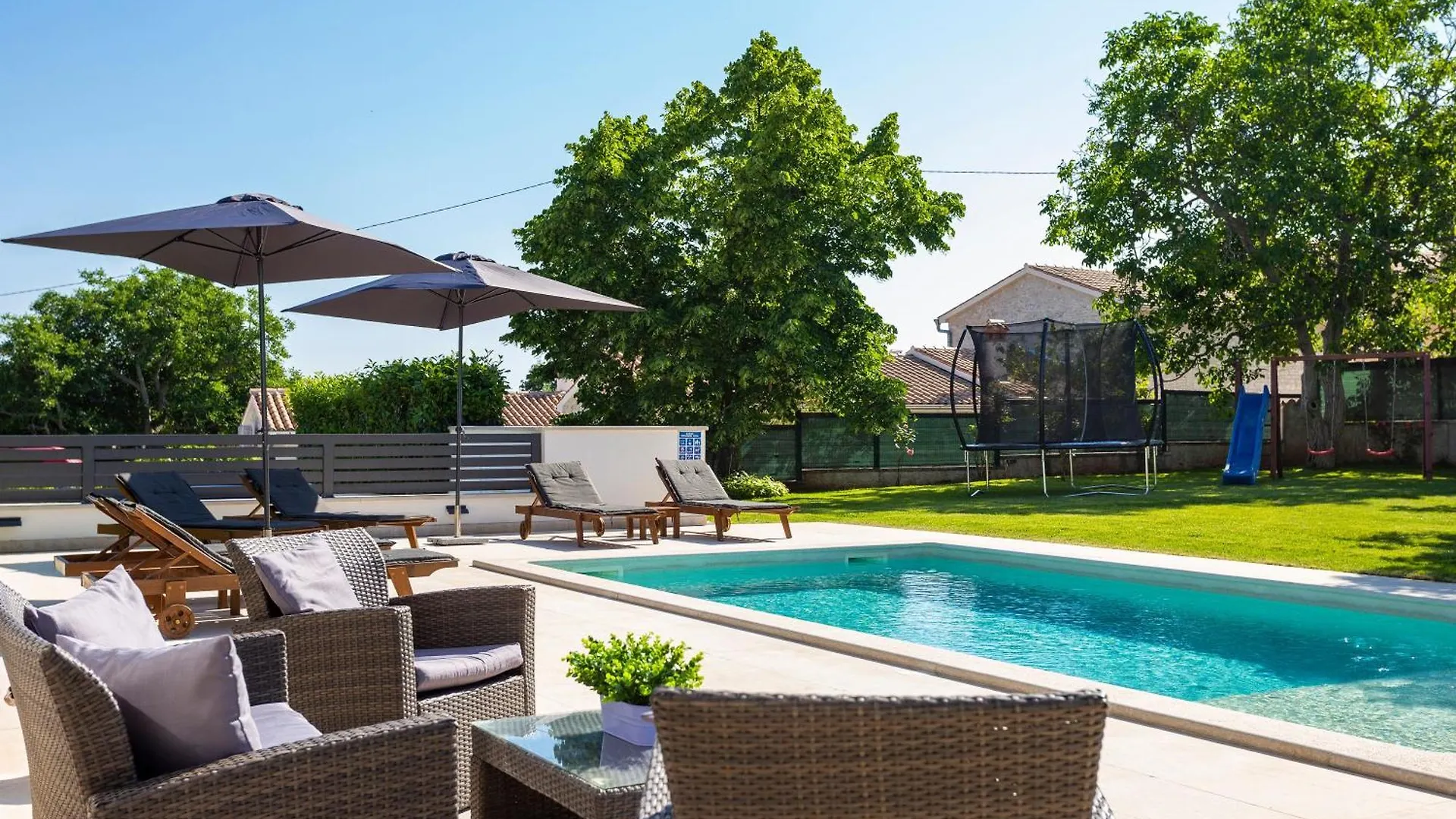 Villa Anavi Mit Privatem Pool Und Grossem Garten Barban